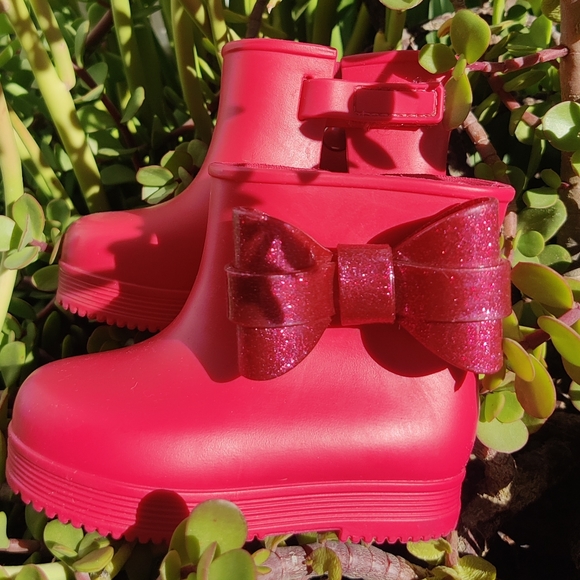 Mini Melissa Other - Mini Melissa Bright Pink Toddler Boot